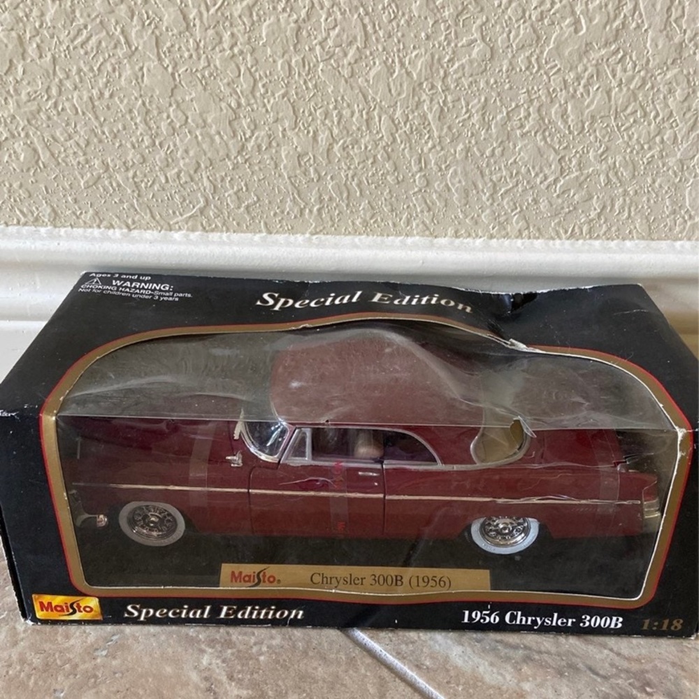 1/18 scale 1956 Chrysler 300B